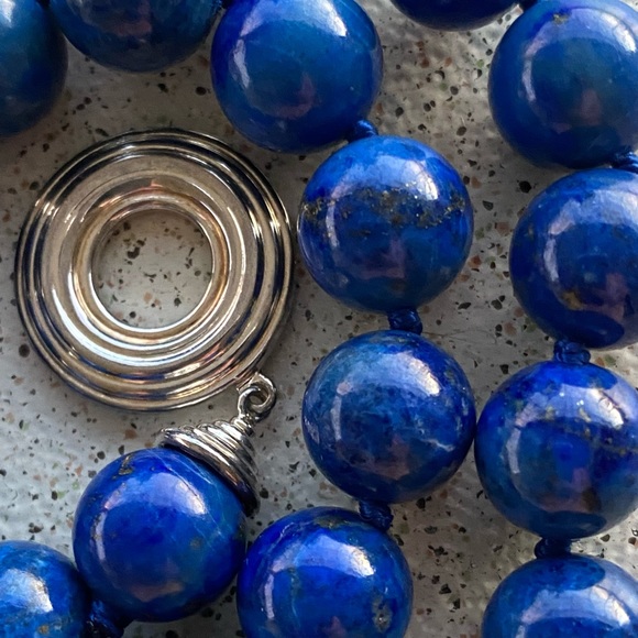 Lapis lazuli 18” knotted 12mm bead necklace with sterling toggle clasp - Picture 6 of 11